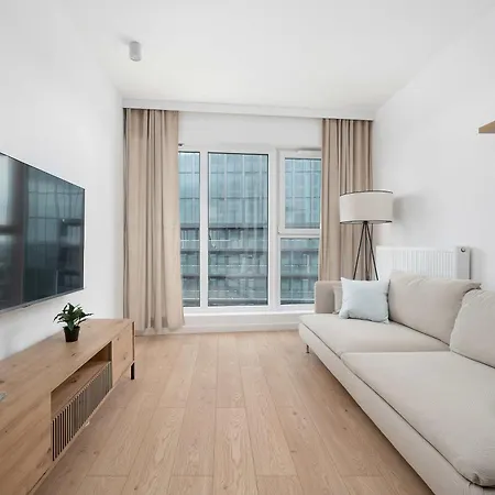 Stylowy Na 17 Pietrze Z Klimatyzacja I Miejscem Parkingowym We Wroclawiu By Renters 公寓