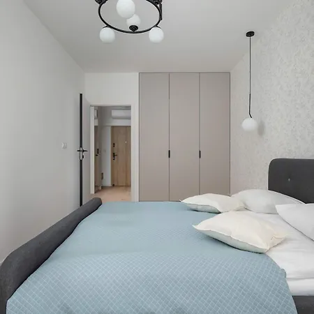 Stylowy Na 17 Pietrze Z Klimatyzacja I Miejscem Parkingowym We Wroclawiu By Renters 公寓 *